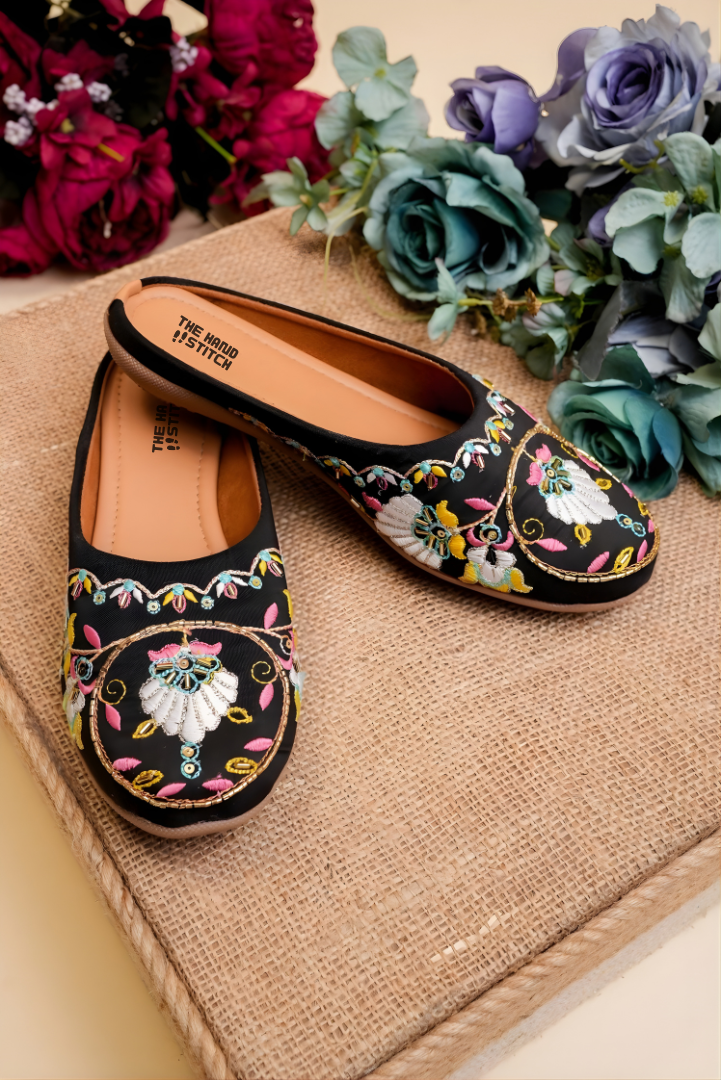 Black Round Toe Embroidered Jutti for Women