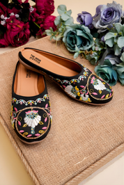 Black Round Toe Embroidered Jutti for Women