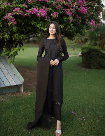 3PieceReadyToWearOutfitPerfectForAnyOccasion_4.jpg