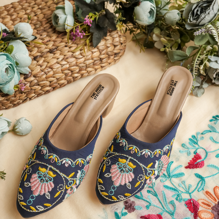 Blue_round_heel_2.png
