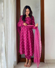 Women Pink Bandhani Print Kurta Set with Dupatta | Stylish Ethnic Wear