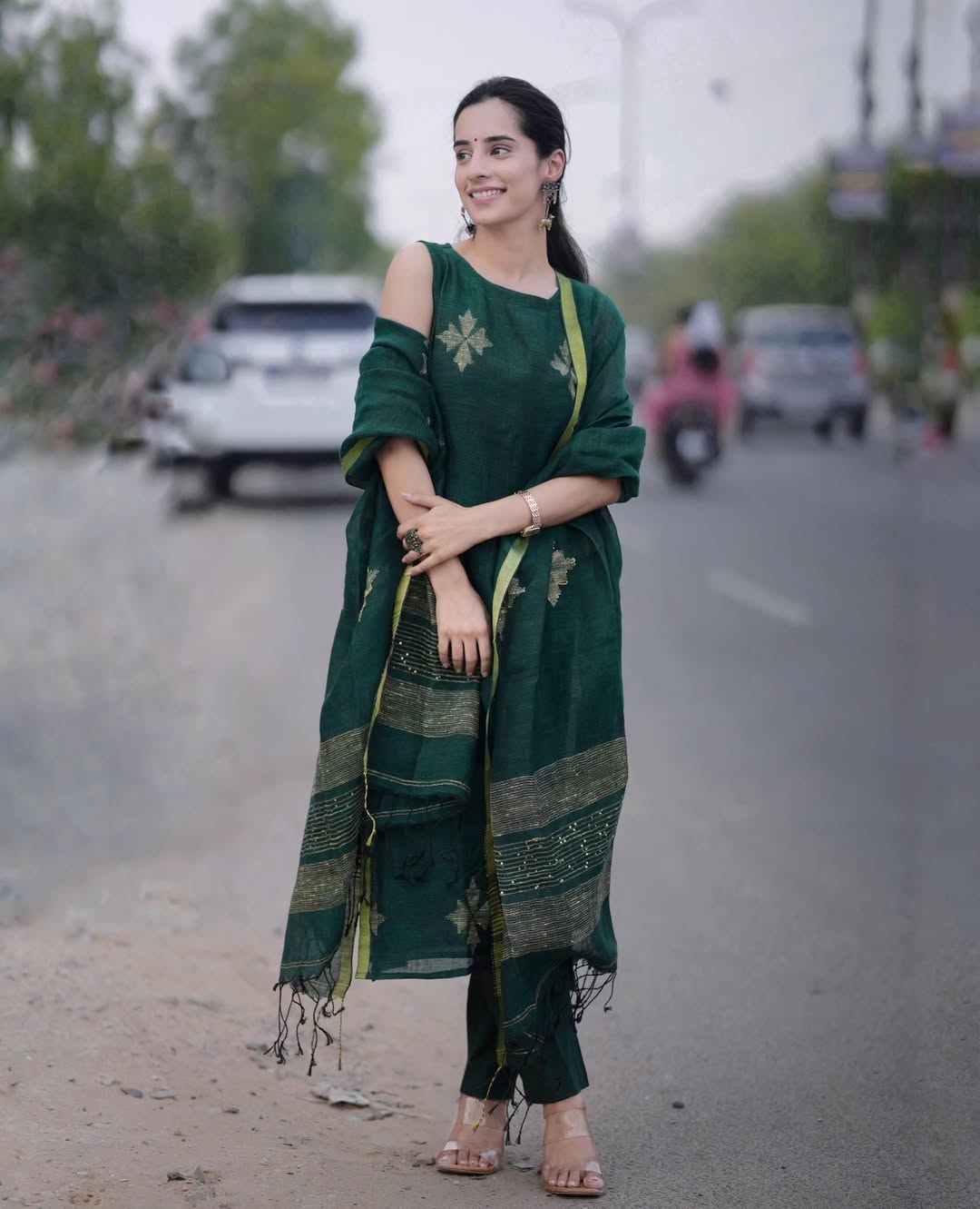 Handstitch_kurta_set_Kurti_Set_14.jpg