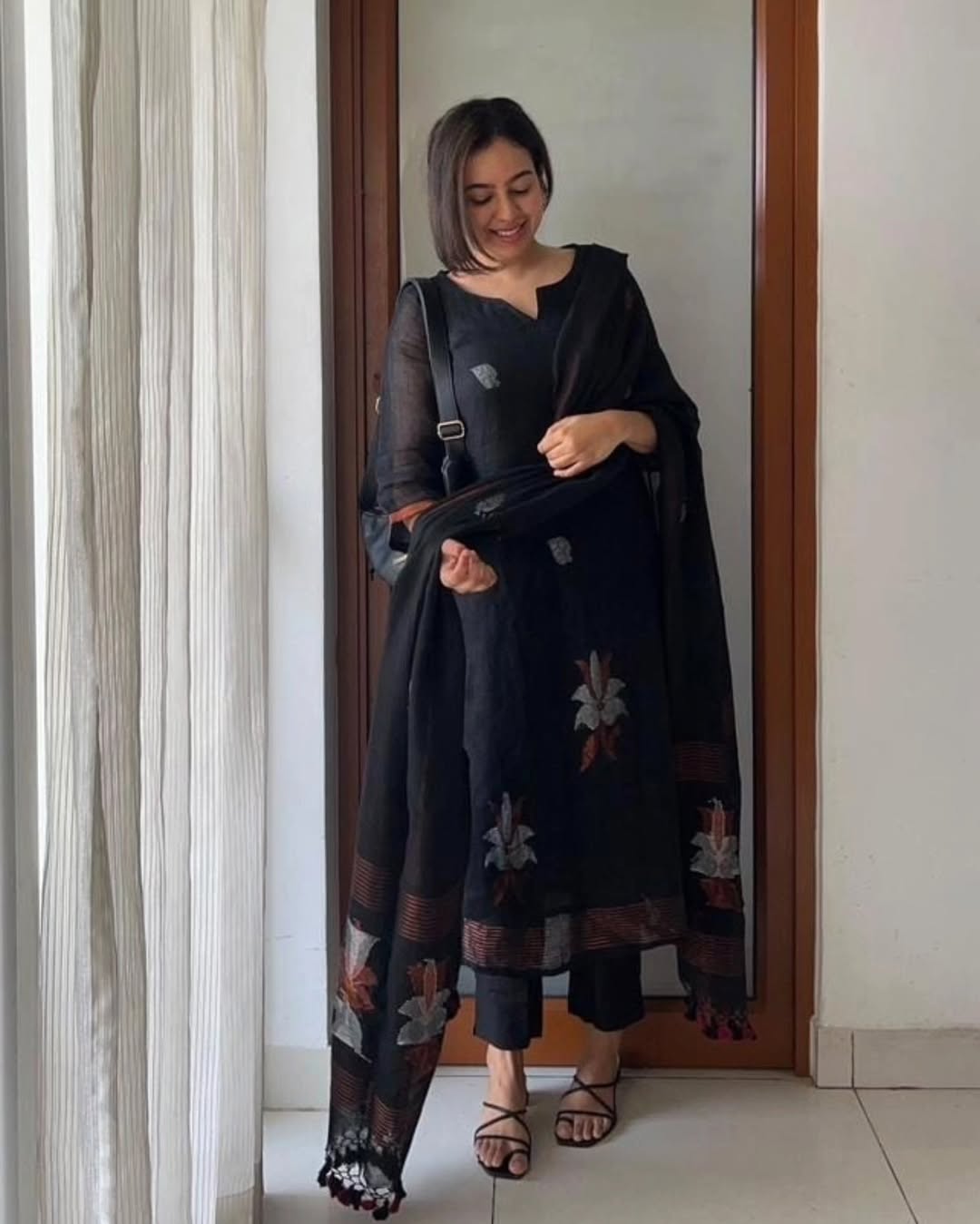 Handstitch_kurta_set_Kurti_Set_4.jpg