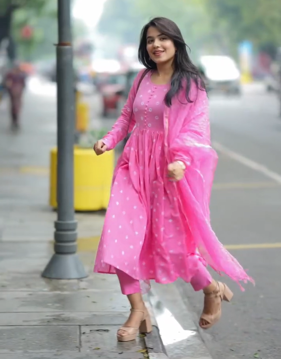 Cotton Kurta Set with Textured Dupatta for Women Elegant Everyday Ethnic Wear