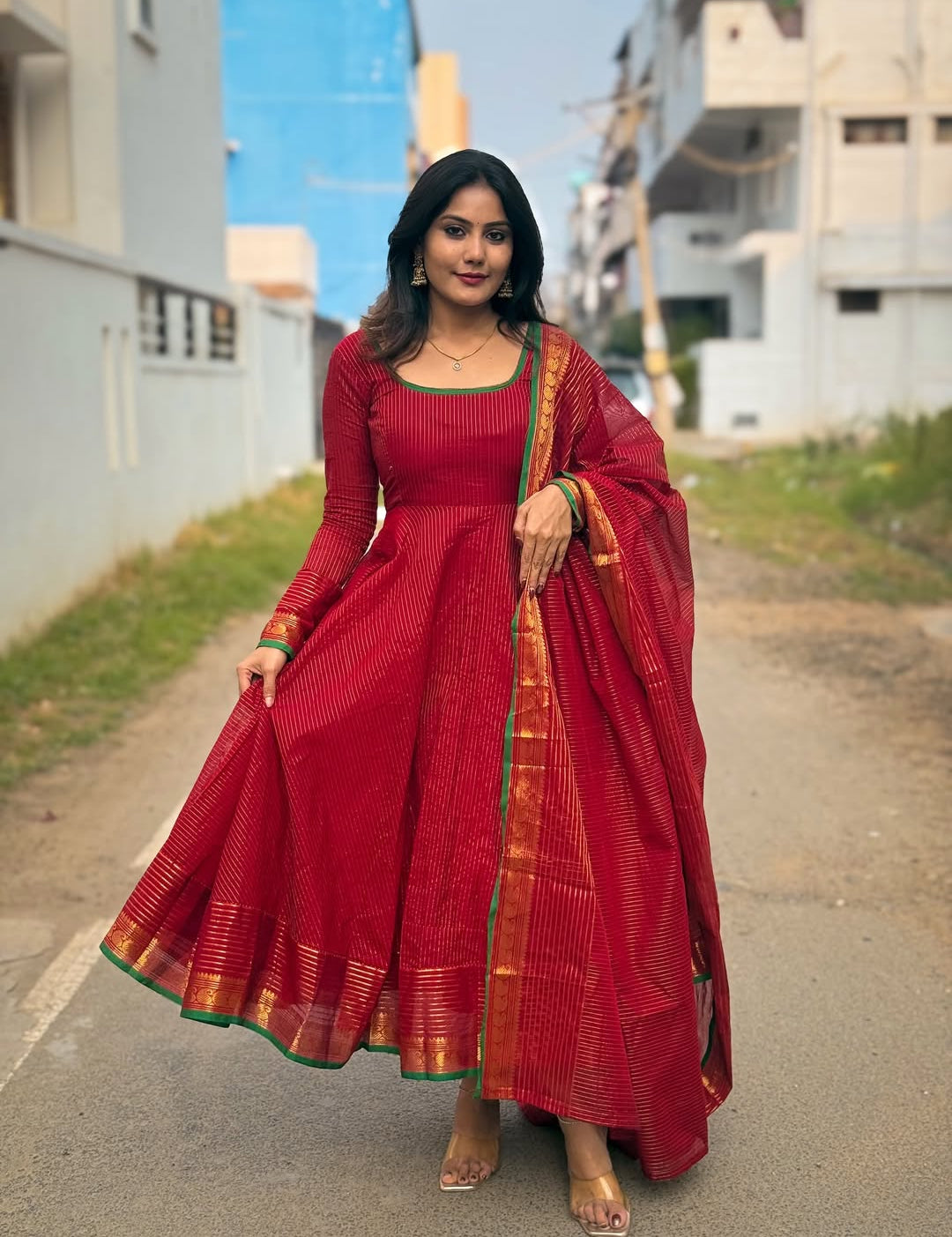 handstitch_marron_gown_2.jpg