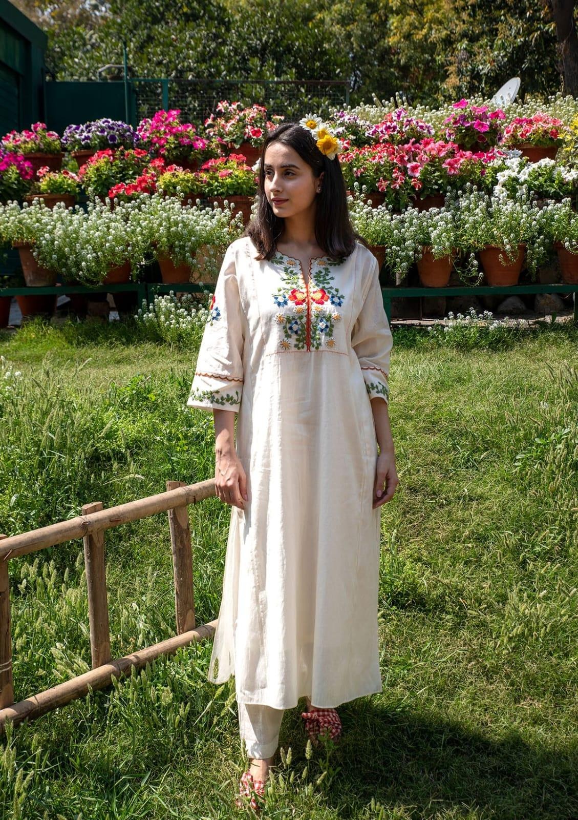 Garden Grace Embroidered Cotton GOWN
