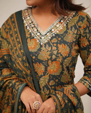 Royal Mehfil Suit Set
