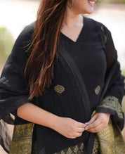 Black Linen Jamdani Banasri GOWN