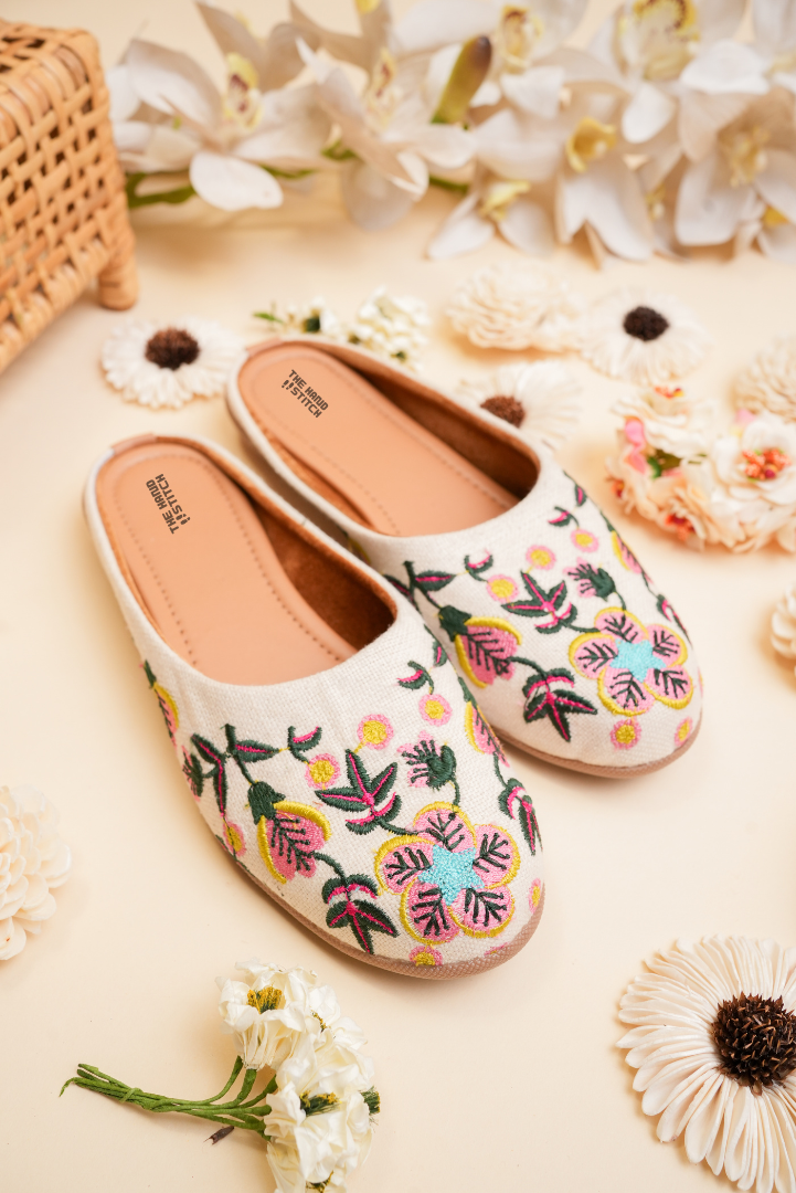 The Hand Stitch Off White Floral Embroidered Women Juttis