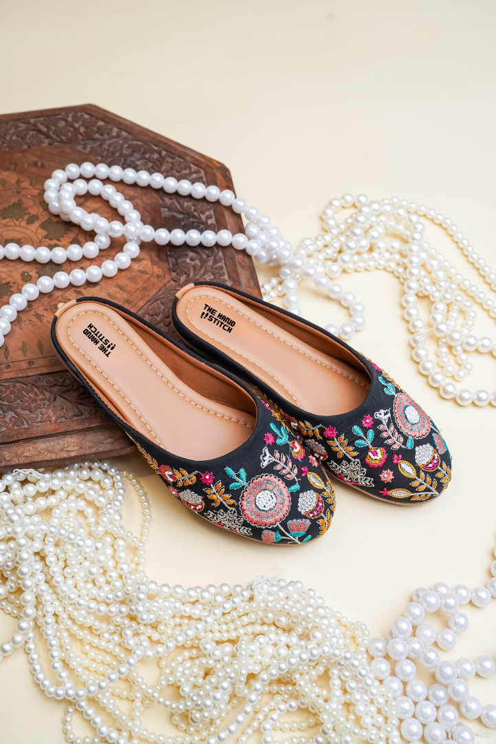 Women’s Hand-Embroidered Black Juttis Ethnic Floral Mojdis