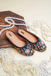 Women’s Hand-Embroidered Black Juttis Ethnic Floral Mojdis