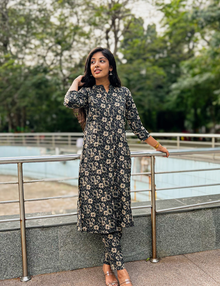 the-hand-stitch-designer-kurta-set-gown-lattest-kurtis_1203.jpg