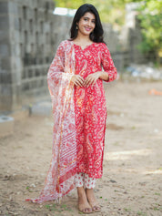 Red Paisley Printed Kurta Pant Dupatta Set for Women Elegant Ethnic Cotton Suit