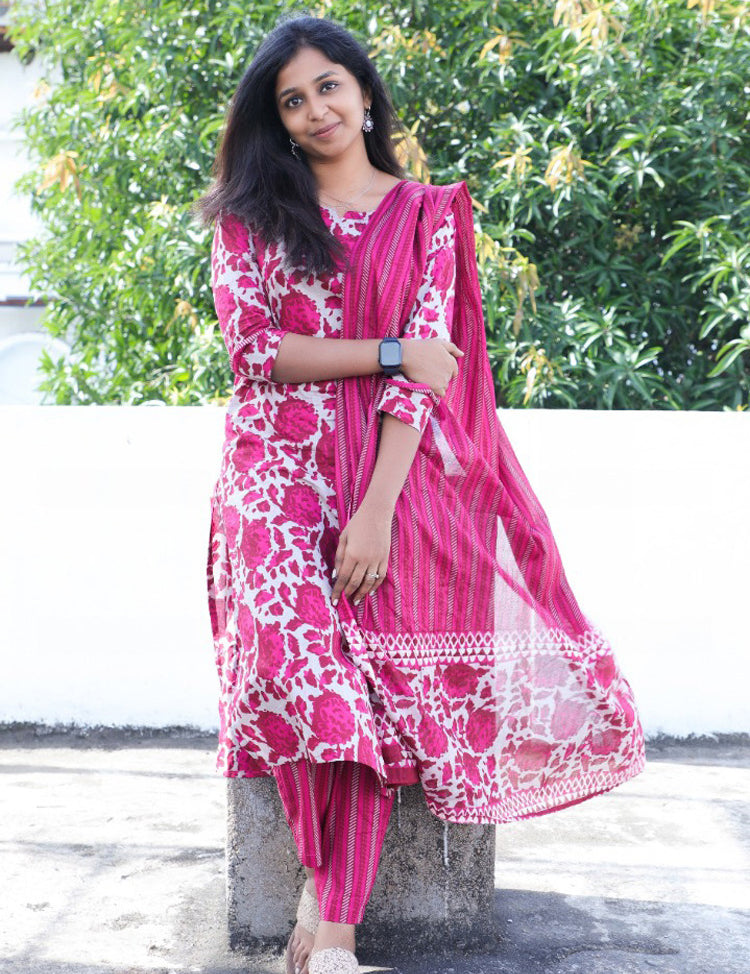 the-hand-stitch-designer-kurta-set-gown-lattest-kurtis_1206.jpg