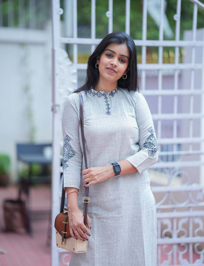 the-hand-stitch-designer-kurta-set-gown-lattest-kurtis_1218.jpg