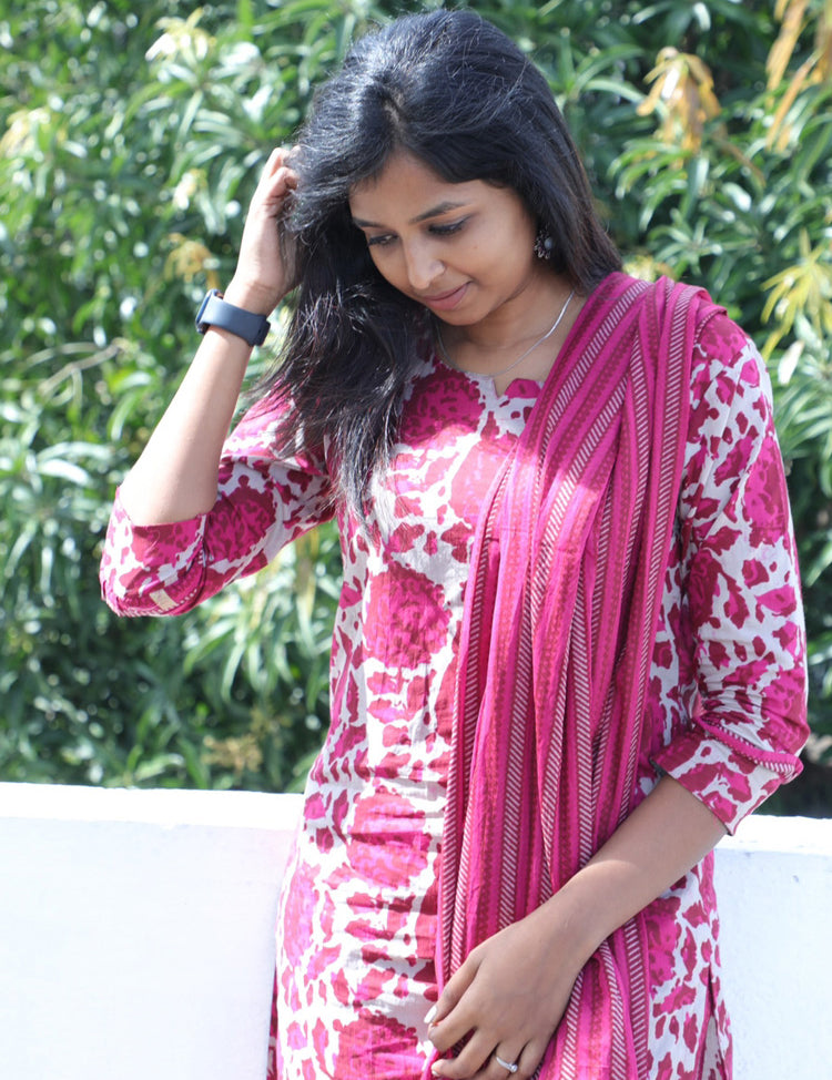 the-hand-stitch-designer-kurta-set-gown-lattest-kurtis_1219.jpg
