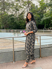 Black Floral Printed Kurta Pant Set for Women Elegant Ethnic Co-ord Suit