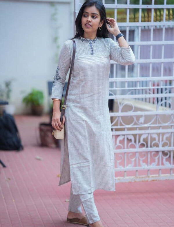 the-hand-stitch-designer-kurta-set-gown-lattest-kurtis_1224.jpg