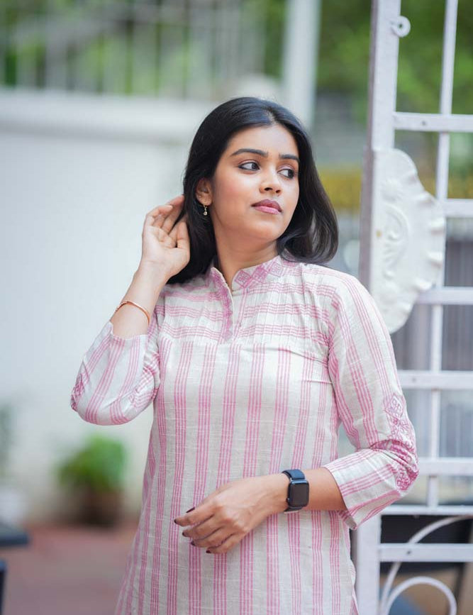 the-hand-stitch-designer-kurta-set-gown-lattest-kurtis_1251.jpg