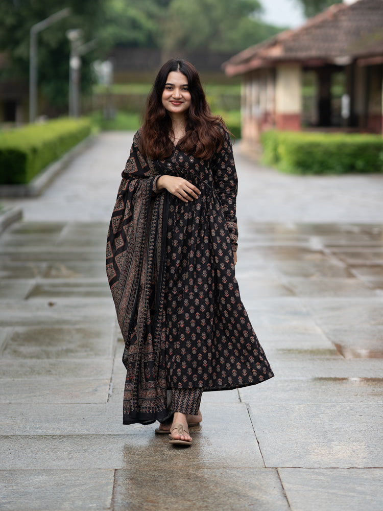 Black Printed Kurta Pant Dupatta Set for Women | Elegant Traditional Ethnic Wear