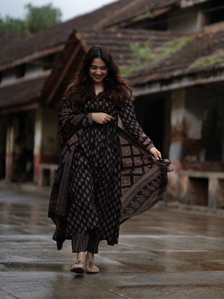 Black Printed Kurta Pant Dupatta Set for Women | Elegant Traditional Ethnic Wear