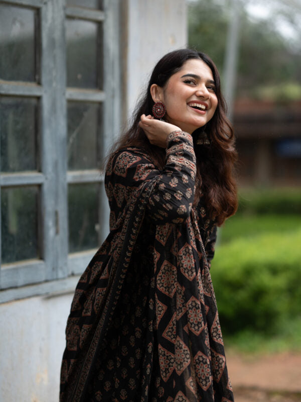 Black Printed Kurta Pant Dupatta Set for Women | Elegant Traditional Ethnic Wear