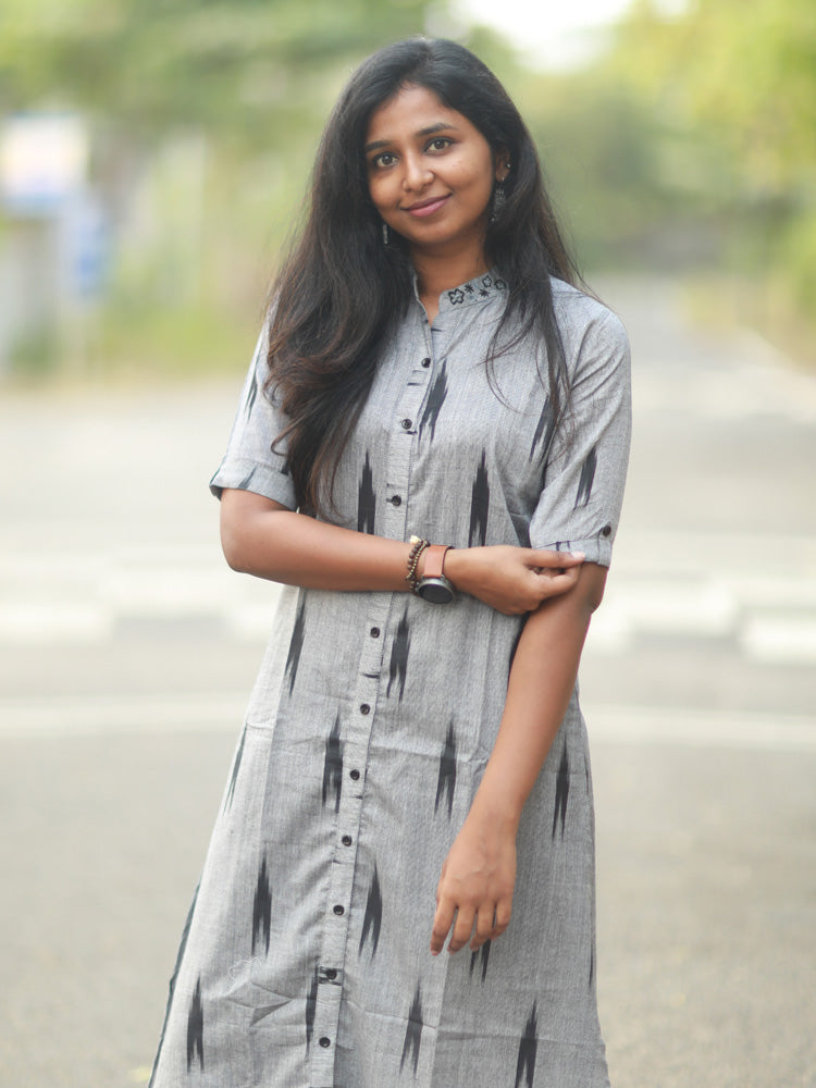 TheHandStitch Grey Ikat Printed Cotton Kurti Set for Women Minimal Casual Ethnic Wear