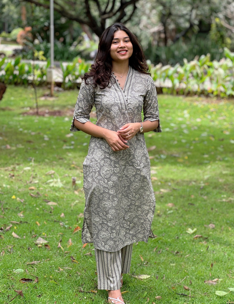 the-hand-stitch-designer-kurta-set-gown-lattest-kurtis_1339.jpg
