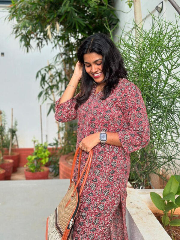Black & Red Floral Printed Kurta Pant Set for Women Stylish Everyday Ethnic Wear