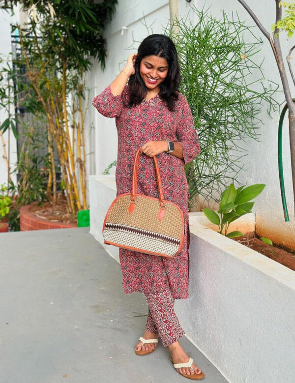 the-hand-stitch-designer-kurta-set-gown-lattest-kurtis_1372.jpg