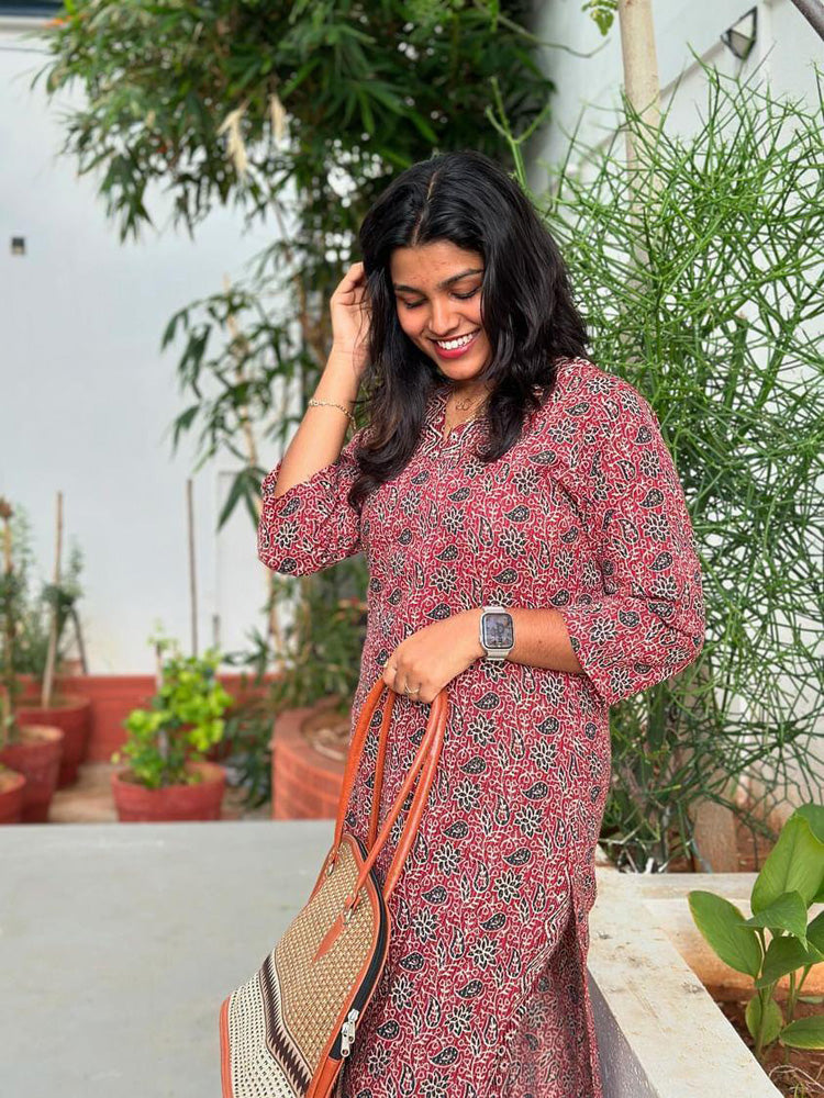 Black & Red Floral Printed Kurta Pant Set for Women Stylish Everyday Ethnic Wear