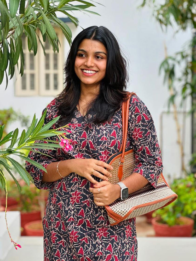 Black & Red Floral Printed Kurta Pant Set for Women Stylish Everyday Ethnic Wear