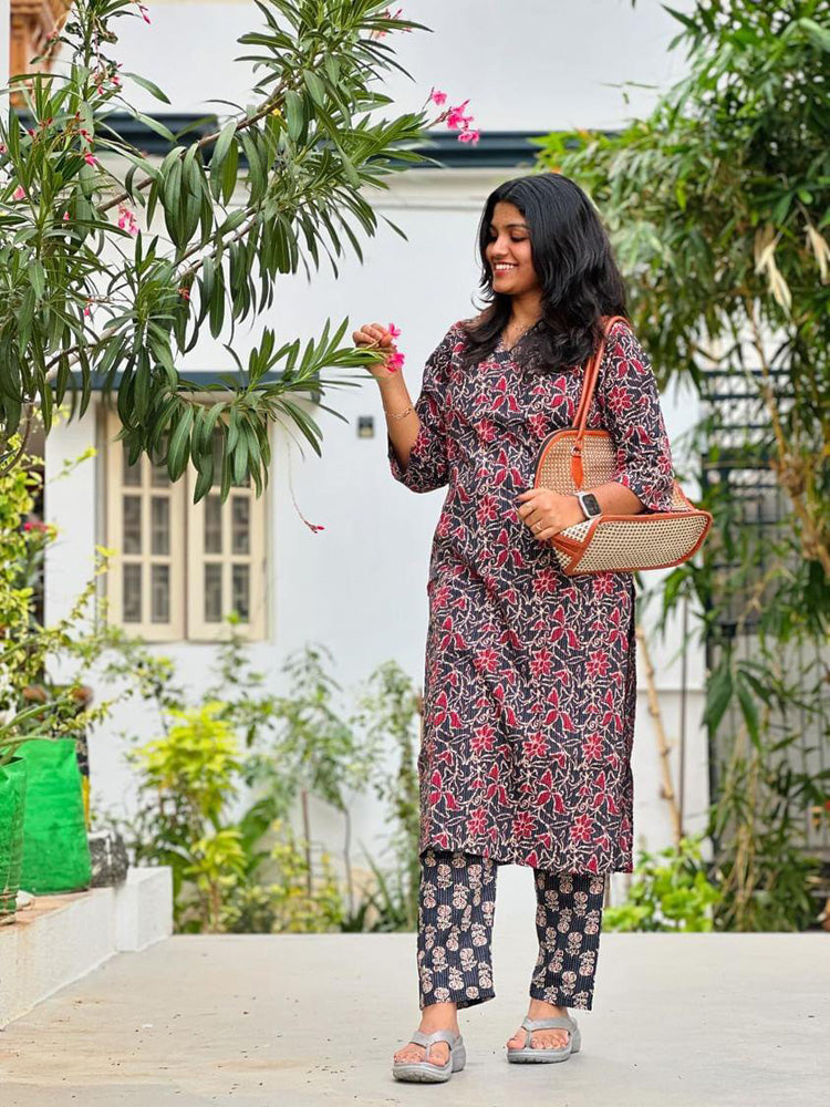 Black & Red Floral Printed Kurta Pant Set for Women Stylish Everyday Ethnic Wear