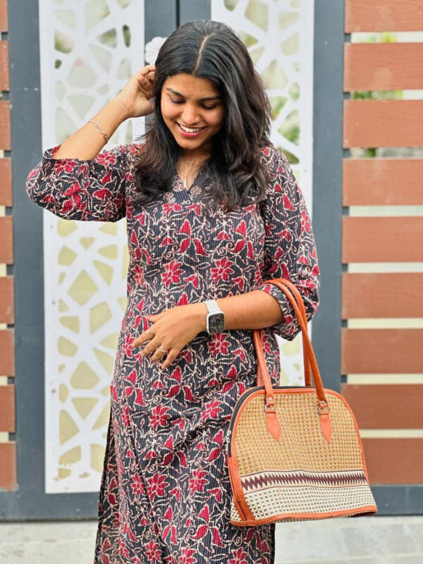 Black & Red Floral Printed Kurta Pant Set for Women Stylish Everyday Ethnic Wear
