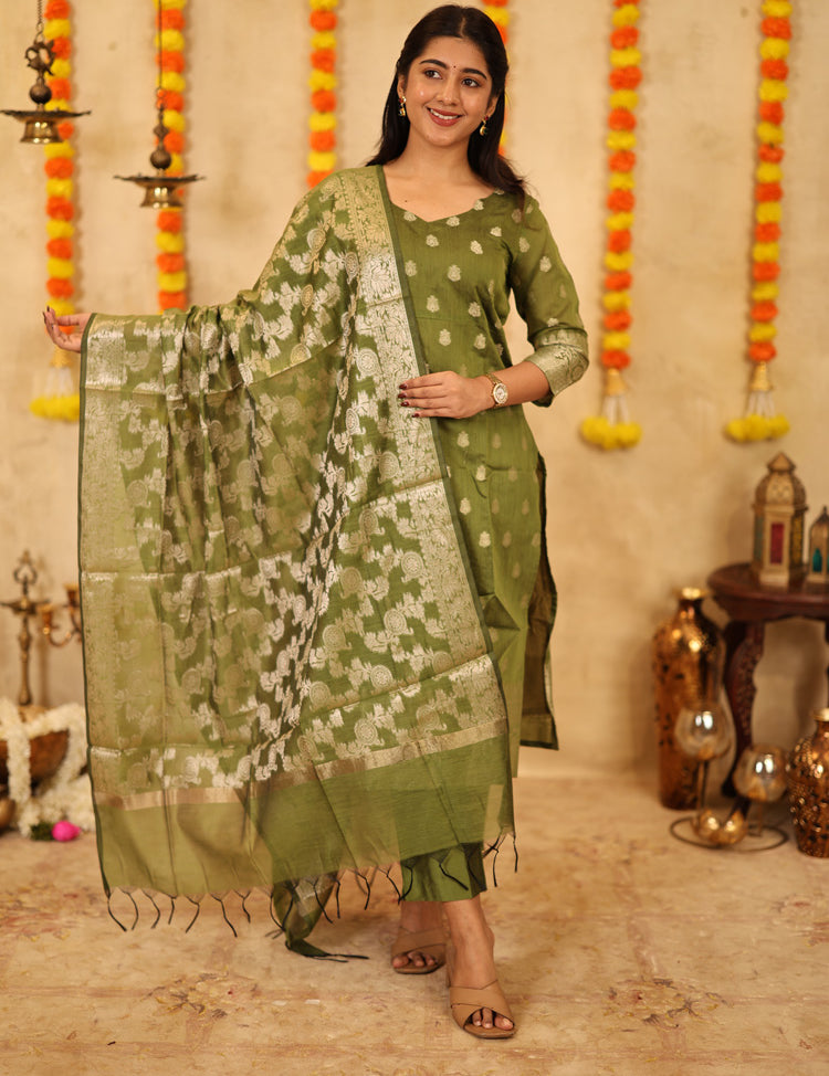 the-hand-stitch-designer-kurta-set-gown-lattest-kurtis_1570.jpg