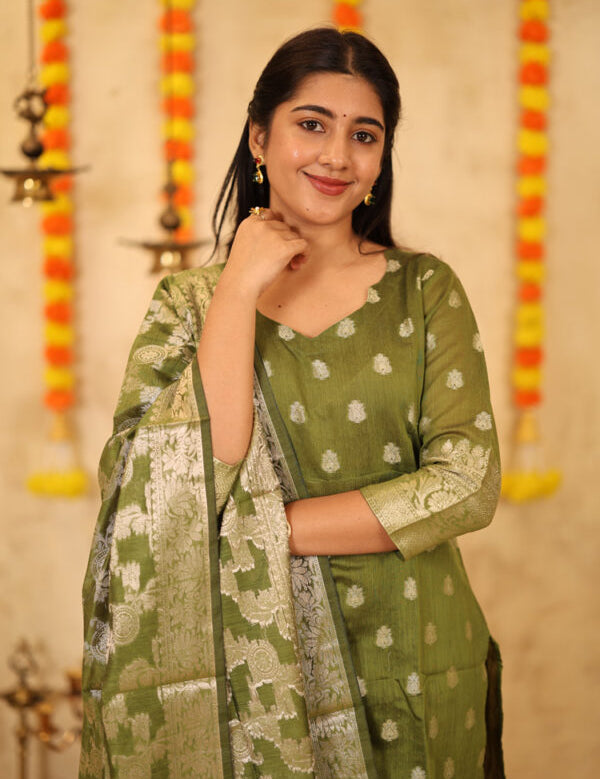 the-hand-stitch-designer-kurta-set-gown-lattest-kurtis_1572.jpg