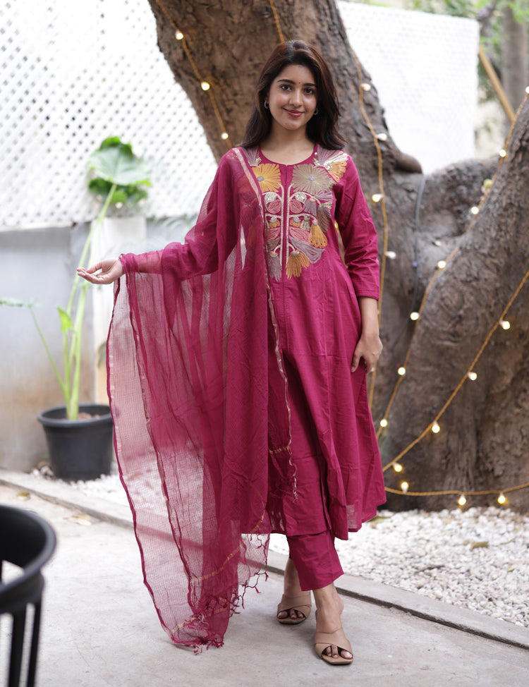 the-hand-stitch-designer-kurta-set-gown-lattest-kurtis_1656.jpg