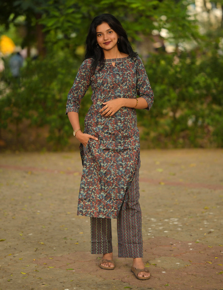 the-hand-stitch-designer-kurta-set-gown-lattest-kurtis_184.jpg
