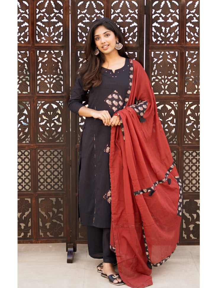 the-hand-stitch-designer-kurta-set-gown-lattest-kurtis_2.jpg