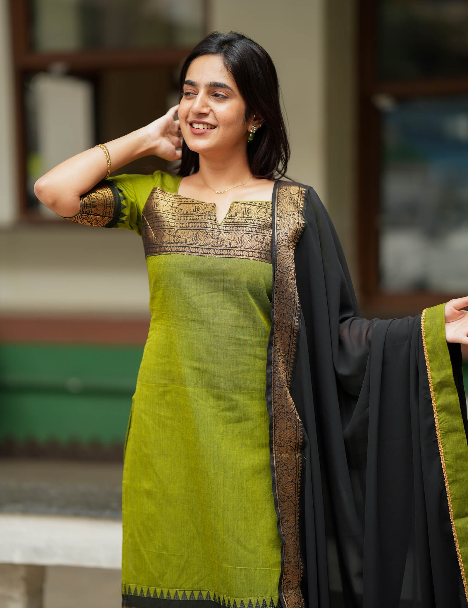 the-hand-stitch-designer-kurta-set-gown-lattest-kurtis_2204.jpg