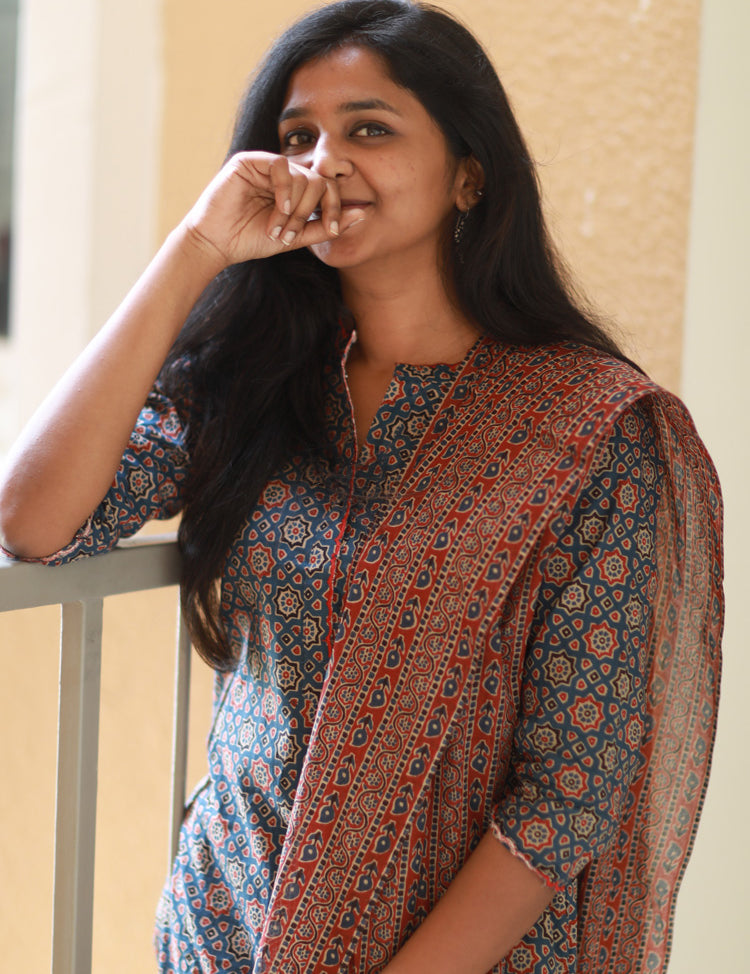 the-hand-stitch-designer-kurta-set-gown-lattest-kurtis_2369.jpg