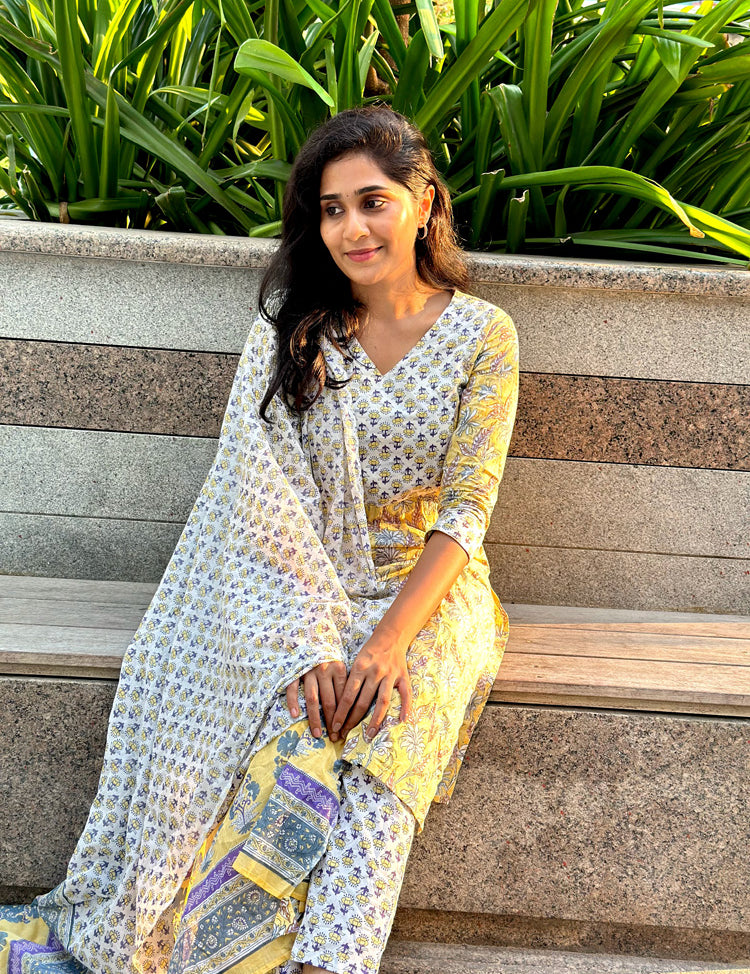 the-hand-stitch-designer-kurta-set-gown-lattest-kurtis_2469.jpg