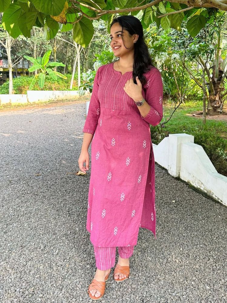 Blush Pink Cotton Kurta Set for Women Elegant Ethnic Wear with Dupatta