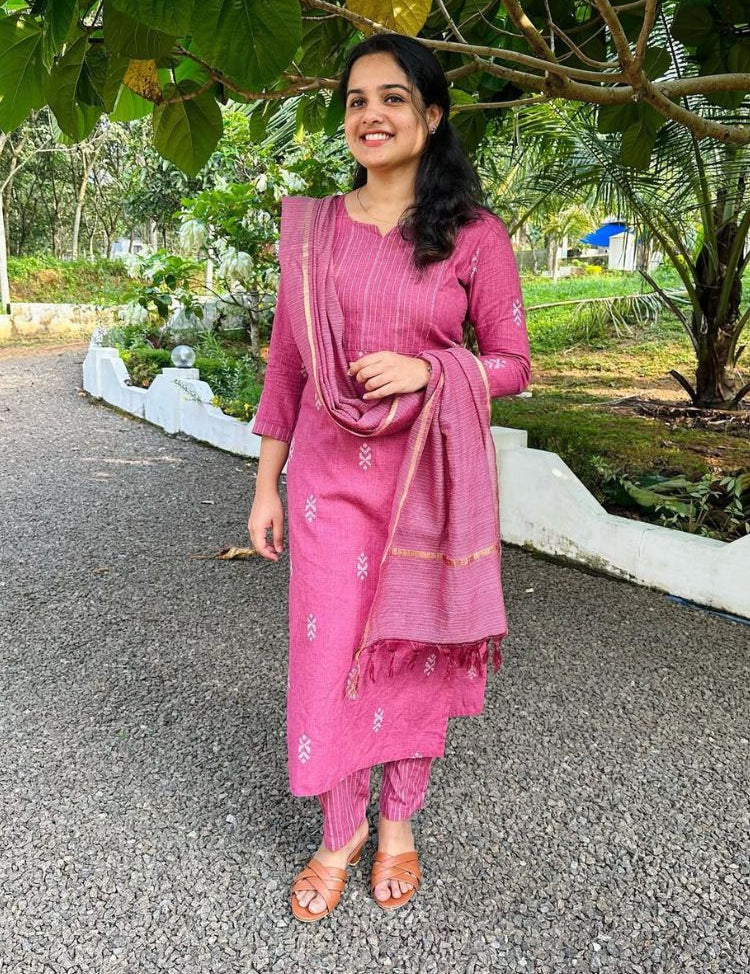 the-hand-stitch-designer-kurta-set-gown-lattest-kurtis_2784.jpg