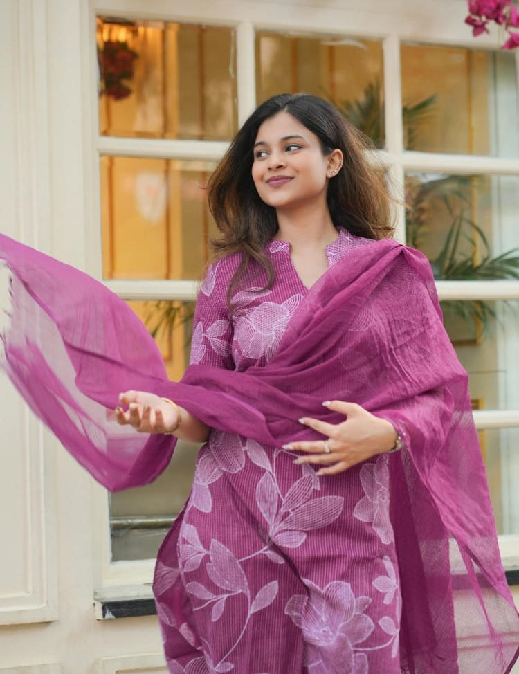 the-hand-stitch-designer-kurta-set-gown-lattest-kurtis_28.jpg