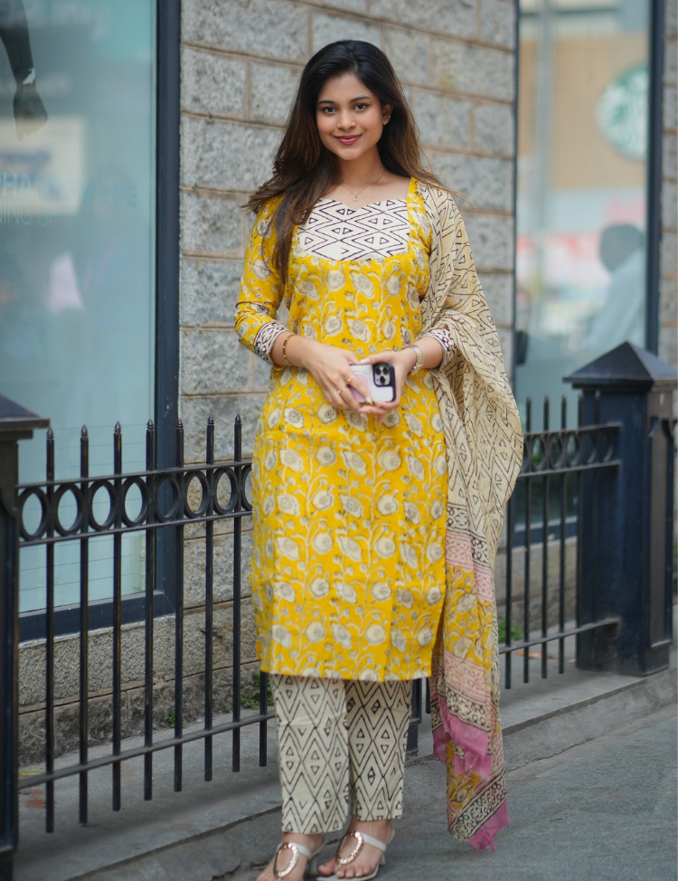 the-hand-stitch-designer-kurta-set-gown-lattest-kurtis_29.png