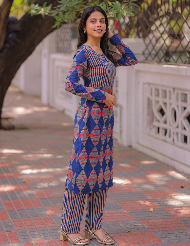 the-hand-stitch-designer-kurta-set-gown-lattest-kurtis_2955.jpg