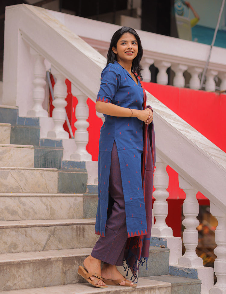 the-hand-stitch-designer-kurta-set-gown-lattest-kurtis_2988.jpg