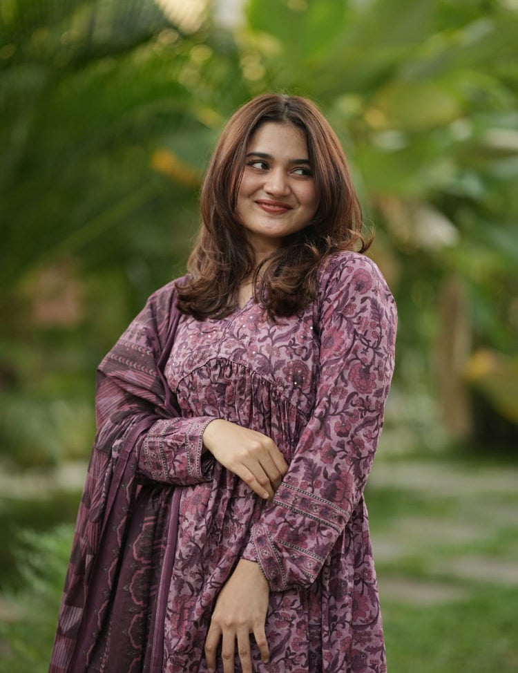 the-hand-stitch-designer-kurta-set-gown-lattest-kurtis_3026.jpg