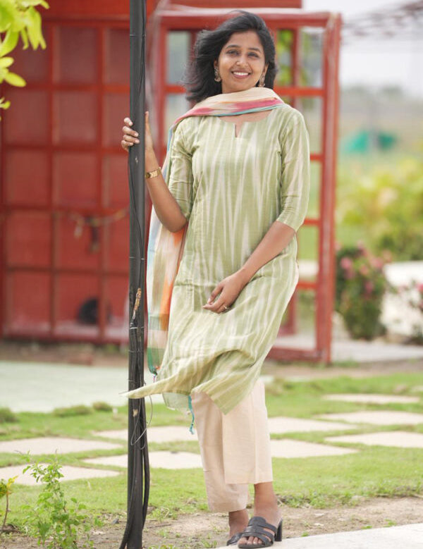 the-hand-stitch-designer-kurta-set-gown-lattest-kurtis_3037.jpg